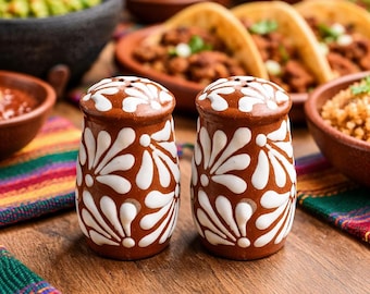 ニューギニアの文様 (1974年) (Antique pattern〈2〉) Set of 2, 3x2 Talavera Salt and Pepper Shakers – Handcrafted Brown