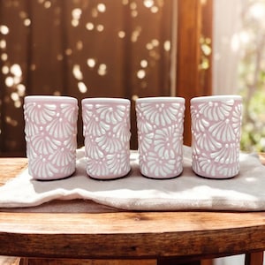 Traditionelle mexikanische Talavera Schnapsgläser | Pink & Weiß (4er-Set)