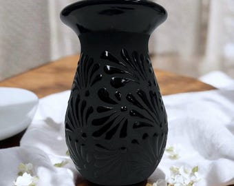 Traditional Mexican Mini Flower Vase Design Plumeado | Black & Black