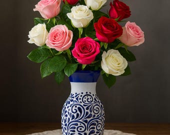 Carta da parati design Contorni di vasi da fiori - motivo su sfondo