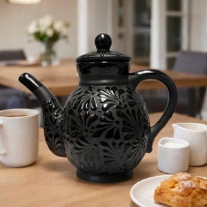 Tetera de Talavera (Diseño Plumeado) / Color Negro