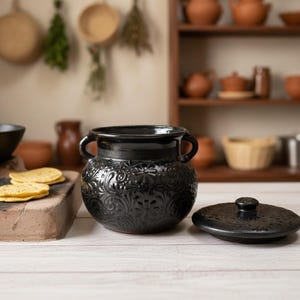 Handmade Mexican Talavera Engobe Olla | Black & Black