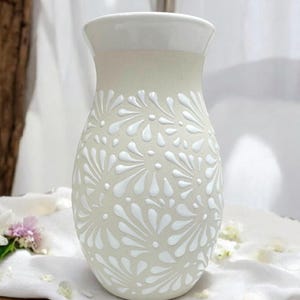 タラベラ花瓶 | ホワイト＆パール - Etsy 日本