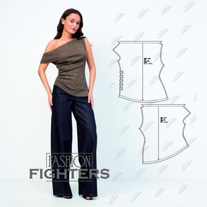 Puede incluir: Una mujer con un top marrón de un solo hombro y pantalones de pierna ancha azul oscuro. El top tiene un diseño drapeado. Los pantalones son de cintura alta. La imagen incluye el texto "FASHION FIGHTERS".