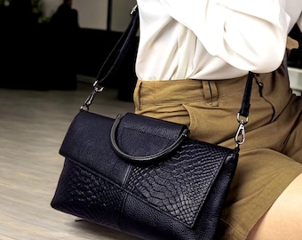 Vegan Leather Crossbody Bag – Black Snakeskin Embossed Shoulder Handbag for Women – Everyday Purse