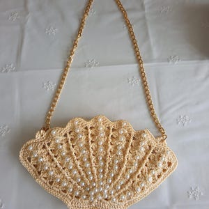 Handmade Crochet Shell Bag with Pearls – Unique Beach Shoulder Purse – Summer Boho Bag