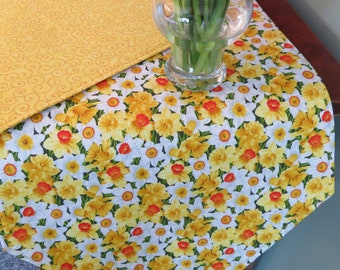 54" Daffodil Table Runner Reversible Spring Easter Table Runner Orange Yellow Spring Centerpiece Table Decor Daffodil Dining Home Decor