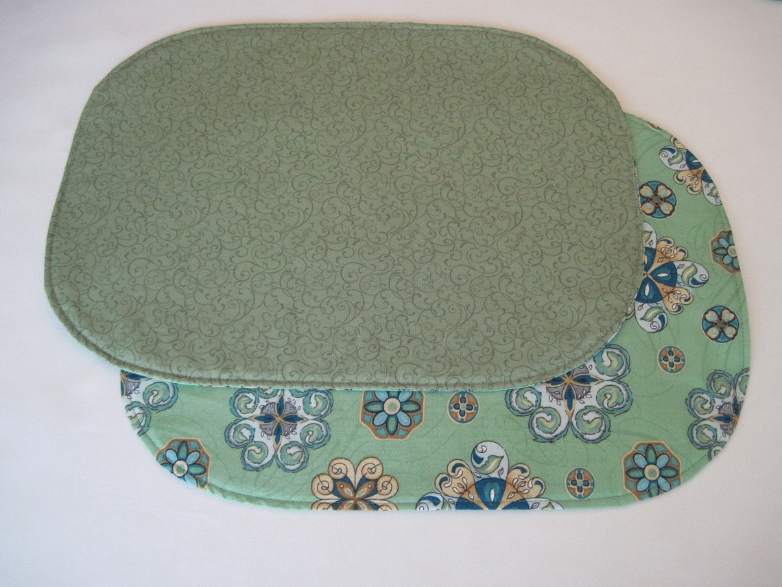 Light Green Oval Placemats Set 4 or 6 Reversible Green Etsy