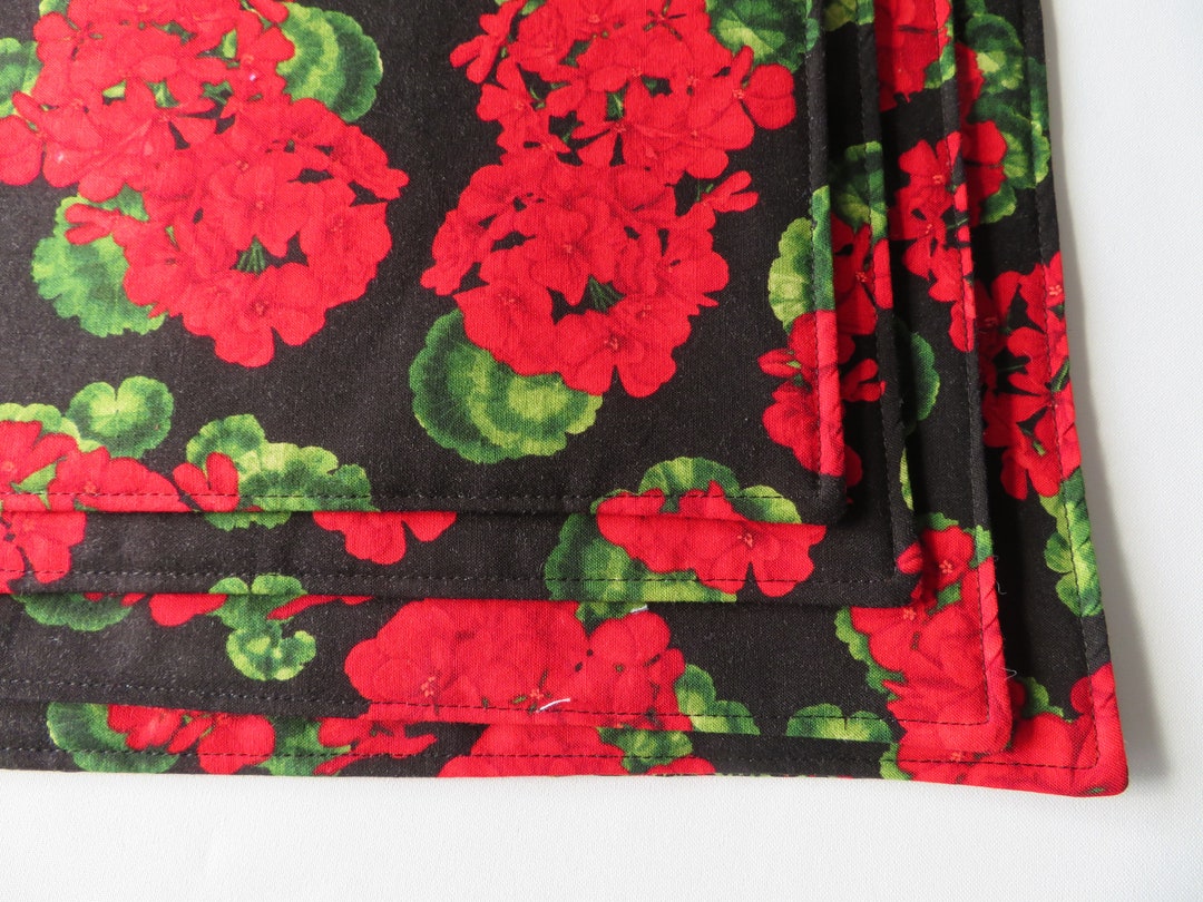 Red Geranium Placemats Set 4 or 6 Reversible Red Black Etsy