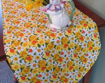 36" Daffodil Table Runner Reversible Spring Easter Table Runner Orange Yellow Spring Centerpiece Table Decor Daffodil Dining Home Decor