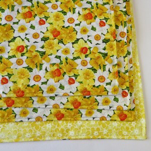 Spring Daffodil Placemats Set of 4 or 6 Easter Spring Placemats Orange Yellow Placemats Daffodil Home Decor Jonquil Placemats floral