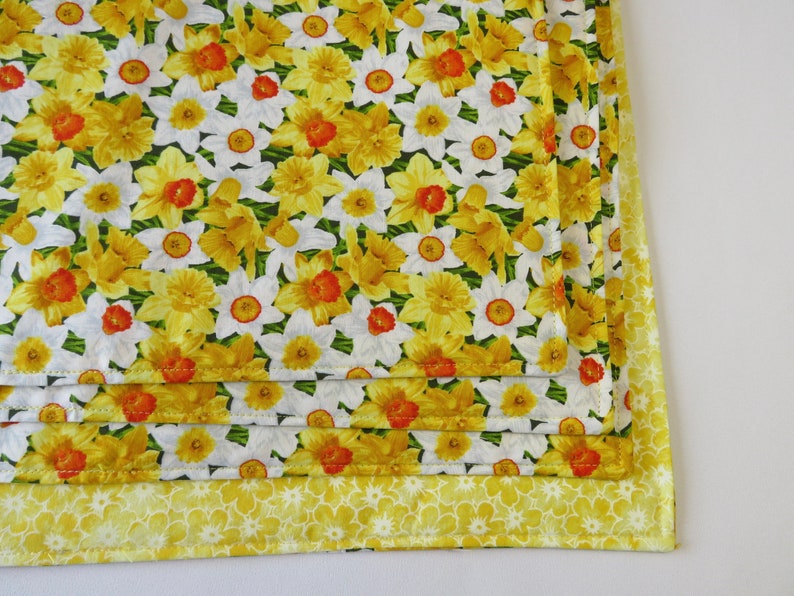 Spring Daffodil Placemats Set of 4 or 6 Easter Spring Placemats Orange Yellow Placemats Daffodil Home Decor Jonquil Placemats floral