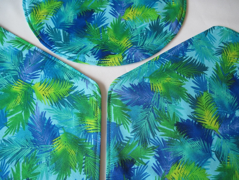 Turquoise Fern Wedge Placemats 4 or 6 Reversible Blue Wedge Placemats Green Wedge Placemats for a round table Turquoise Table Decor
