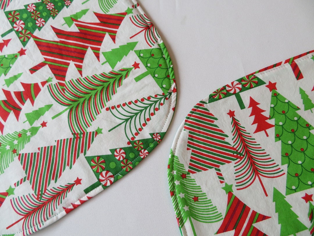 Oval Christmas Placemats Set of 4 or 6 Reversible Candy Cane Geometric