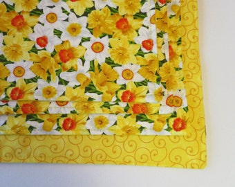 Spring Daffodil Placemats Set of 4 or 6 Easter Spring Placemats Orange Yellow Placemats Daffodil Home Decor Jonquil Placemats