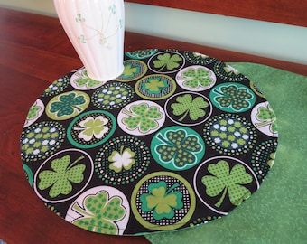 St Patricks Day Circular Placemats Reversible 2 4 or 6 Green Shamrock Round Placemats Clover Placemats for small table St Patricks Day decor