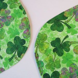 Oval St Patricks Day Placemats Set 4 or 6 Reversible Bright Green Shamrock Placemats Clover Placemats St Patricks Day table decor