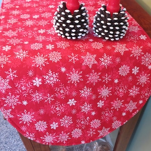 36&quot; Red Snowflake Table Runner Reversible Winter Table Runner White Snowflake Runner January Seasonal table runner Winter Table Decoration