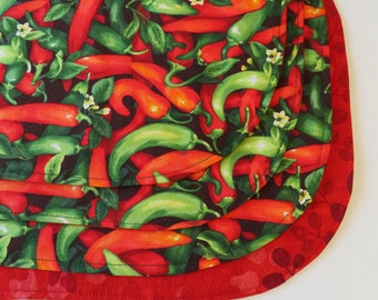 Hot Chili Peppers Oval Placemats Set of 4 or 6  Reversible Red Green Pepper Placemats Fall Southwest Placemats  Pepper Kitchen table decor