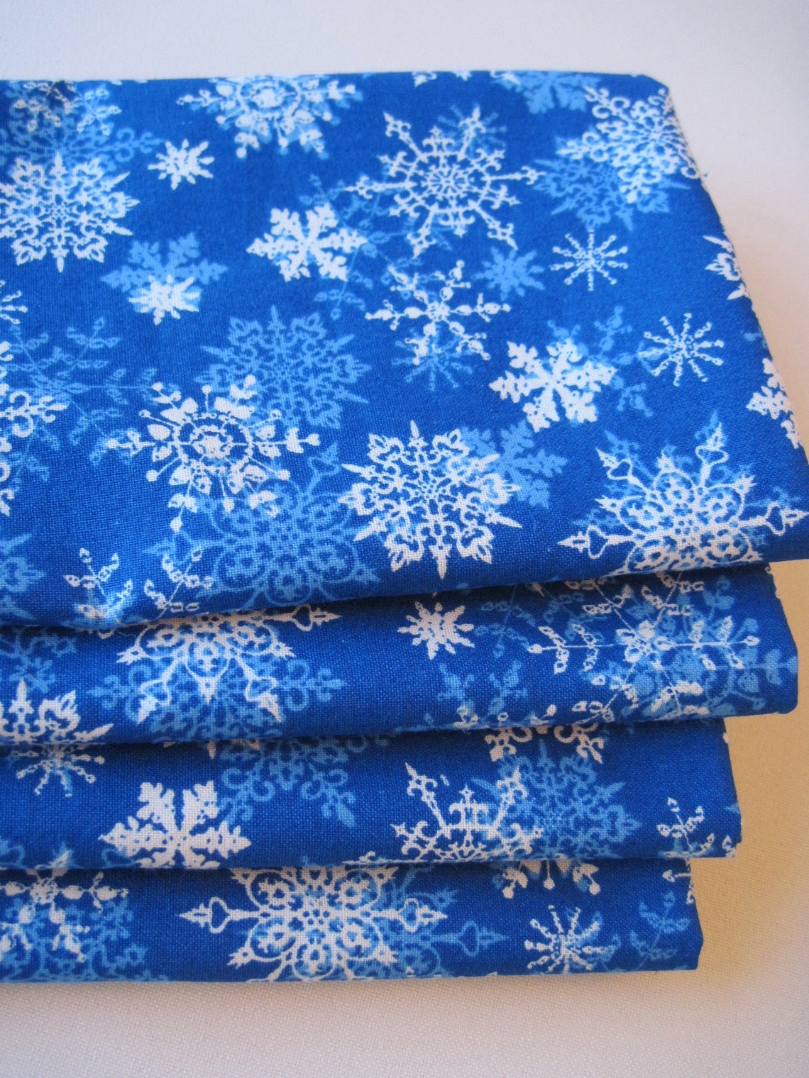 Blue Snowflake Placemats Reversible Set of 4 or 6 Blue White Etsy