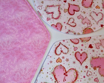 Valentines Pink on White Wedge Placemats 4 or 6 Reversible Valentines Wedge Placemats Pink Heart Placemats for round table  Valentines decor