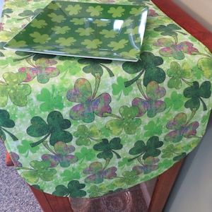 36&quot; St Patricks Day Clover Table Runner Reversible Large Shamrocks Table Runner Bright Green Clover Table Runner St Patricks Day table decor