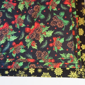 Christmas Holly Placemats Reversible set of 4 or 6 Snowflake Placemats Pinecone Placemats Green Holly and Red Berries Placemats