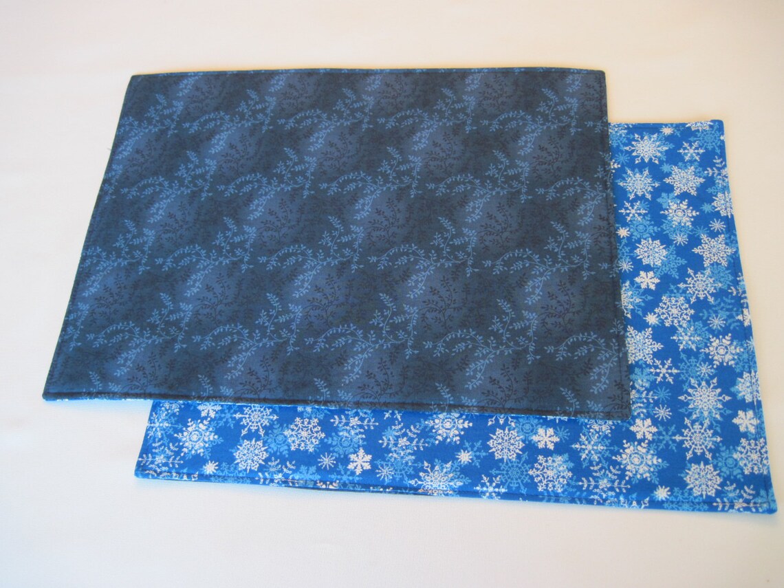 Blue Snowflake Placemats Reversible Set of 4 or 6 Blue White Etsy
