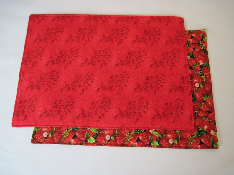 Strawberry Placemats Set 4/6 ReversibleFruit Red Placemats Etsy