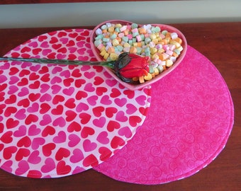 Circular Valentines Day Placemats Reversible 1 2 4 or 6 Round Heart Placemats Red Pink Valentines Centerpiece Valentines Day Table decor