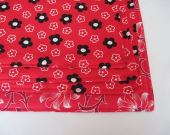 SALE Red Floral Placemats Reversible set 4 or 6 Red Black Placemats Black White Placemats Red and Black Placemats Bold Red and Black Floral