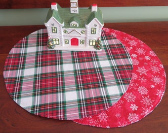 Tartan Plaid Snowflake Circular Placemats set of 2 4 or 6 Reversible Round Tartan Plaid Christmas Centerpiece Plaid Plate Charger