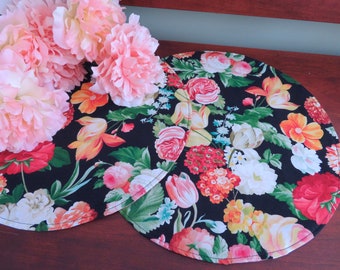 Black Floral Circular Placemats 2 4 or 6 Reversible Pink Round Rose Placemats Black Burgundy Placemats Black Table Decor Rose Home Decor