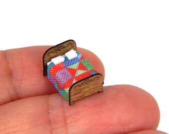 * hand made ୨୧ * miniature 小さなベッド Miniature bed for dollhouse or roombox 1/16 scale with the
