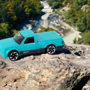 Pickup Truck Keychain Die Cast 1991 GMC Syclone Pickup Truck Gift for Car Lovers