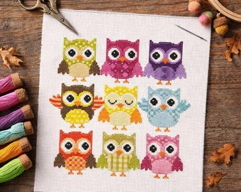 Patrón de punto de cruz de búho patchwork en PDF, lindo gráfico de muestrario de búhos coloridos Hooties, diseño de punto de cruz para mini colcha