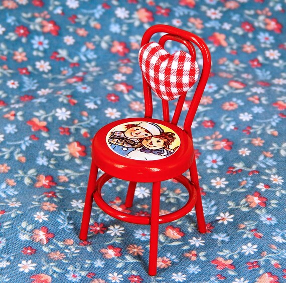 1/12th Scale Dollhouse Miniature Raggedy Ann & Andy Child Chair Red Heart Back