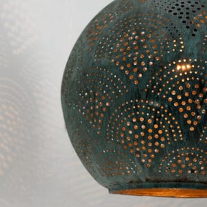 Oxidized Copper Kitchen Island Light – Handmade Perforated Hanging Globe Lamp for Rustic Decor bild 2