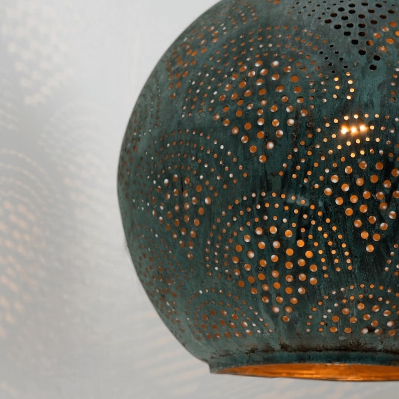 Oxidized Copper Kitchen Island Light – Handmade Perforated Hanging Globe Lamp for Rustic Decor bild 2