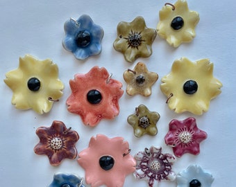 Ceramic pendants - flower shape - 14pcs