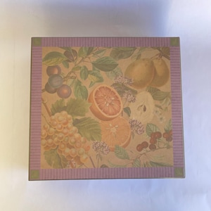 K & Company Bilderrahmen-A-Name Sammelalbum | Personalisiertes Familienfotoalbum | Erinnerungsbuch mit Box | Blumenmuster