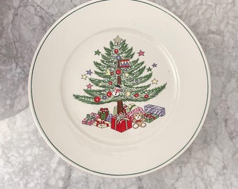 Classic Christmas dinnerware by Gibson- Tree Trimmings Dinner Plates – Set of 6 – 10.5” Holiday Dinnerware – Festive Christmas