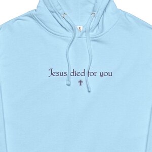 Felpa Con Cappuccio Ricamata "Ges&ugrave; &egrave; Re" (Jesus Is King) &ndash; Unisex &ndash; Taglia Unica