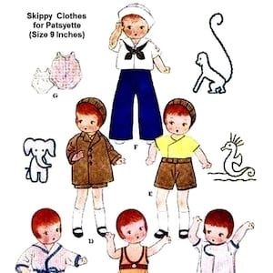 Può includere: Un set di nove modelli di vestiti per bambole di 23 cm. I modelli includono una vestaglia, un costume da bagno, una tuta, un abito da marinaio, un cappotto e pantaloni, una camicia e pantaloncini, e due diversi abiti.