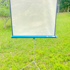 VINTAGE Antique 1950s 1960s Radiant Leader Beaded Portable Projector Projection Screen 30”x40” Steel School Slide Show etc