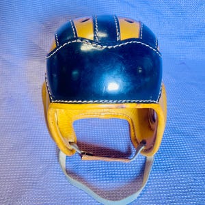 EXTREMELY Rare 1920s-1930s NOTRE DAME House of Harter Antique Football Helmet Headgear Headwear Leather Old Sports Collectible Ncaa college