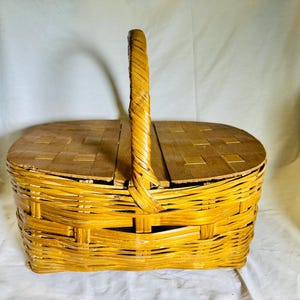 Vintage antieke grote vintage geweven bamboe rotan rieten picknickmand 17 x 15 x 14 zomer reis reizen strand kamperen buiten theekransje fruit