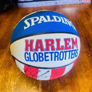 Vintage Harlem Globetrotters AUTOGRAPHED SIGNED Spalding Basketball 4 Signatures NBA Sports Exhibition Team Collectible Toy Display