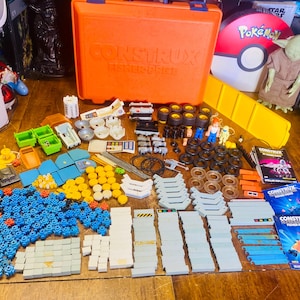 MASSIVE Vintage Antique Lot 1984 1980s 7+ Lbs Fisher Price CONSTRUX Building 410 pieces Space 1 Motor Couple Figures 3 Manuals Original Case