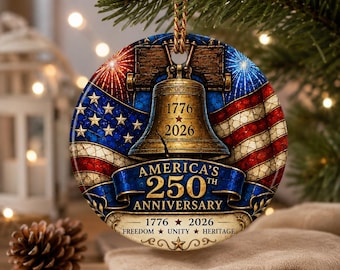 アメリカ建国250周年記念オーナメント、1776-2026 リバティベルオーナメント、愛国的なクリスマスツリー装飾、アメリカ国旗オーナメント、USAヘリテージギフト